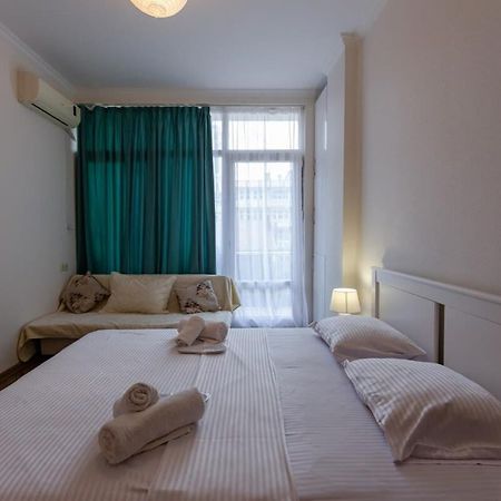 Cozy Studio Apartment In The Heart Of Batum Ngoại thất bức ảnh